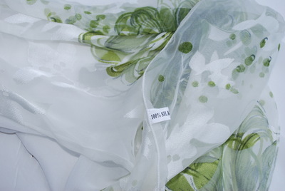 杭州藍(lán)美卡絲巾 廠家直銷，高貴新穎，現(xiàn)貨熱銷中